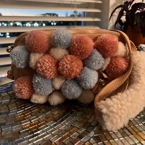 UGG Beige and White Patterned Interior Bag